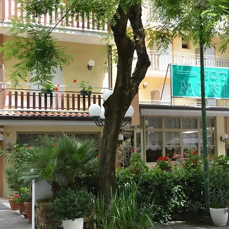Monique Hotel